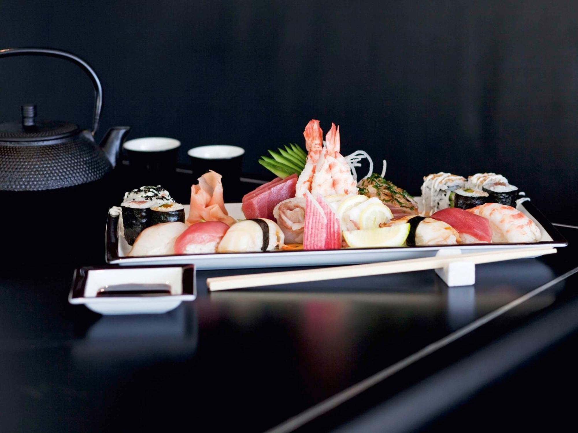 โมเวนพิครีสอร์ตแอนด์มารีนสปา ซูสส์ Hotel ซุส ภายนอก รูปภาพ Sushi
