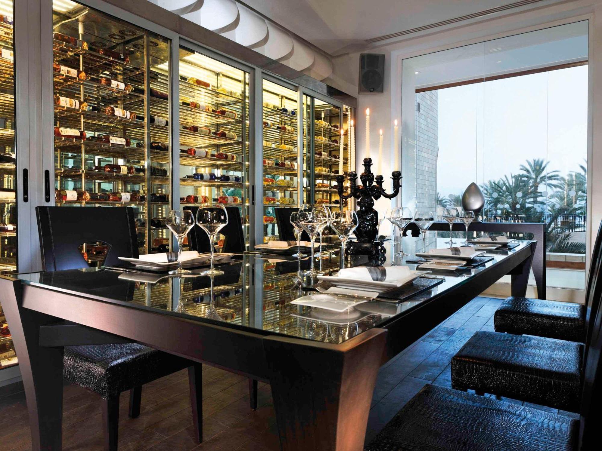 โมเวนพิครีสอร์ตแอนด์มารีนสปา ซูสส์ Hotel ซุส ภายนอก รูปภาพ The Wine Rack