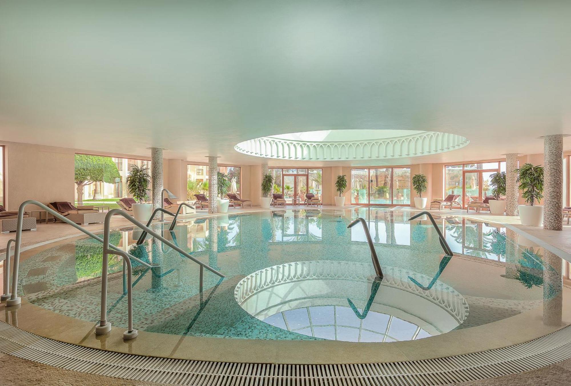 โมเวนพิครีสอร์ตแอนด์มารีนสปา ซูสส์ Hotel ซุส ภายนอก รูปภาพ The swimming pool at the hotel