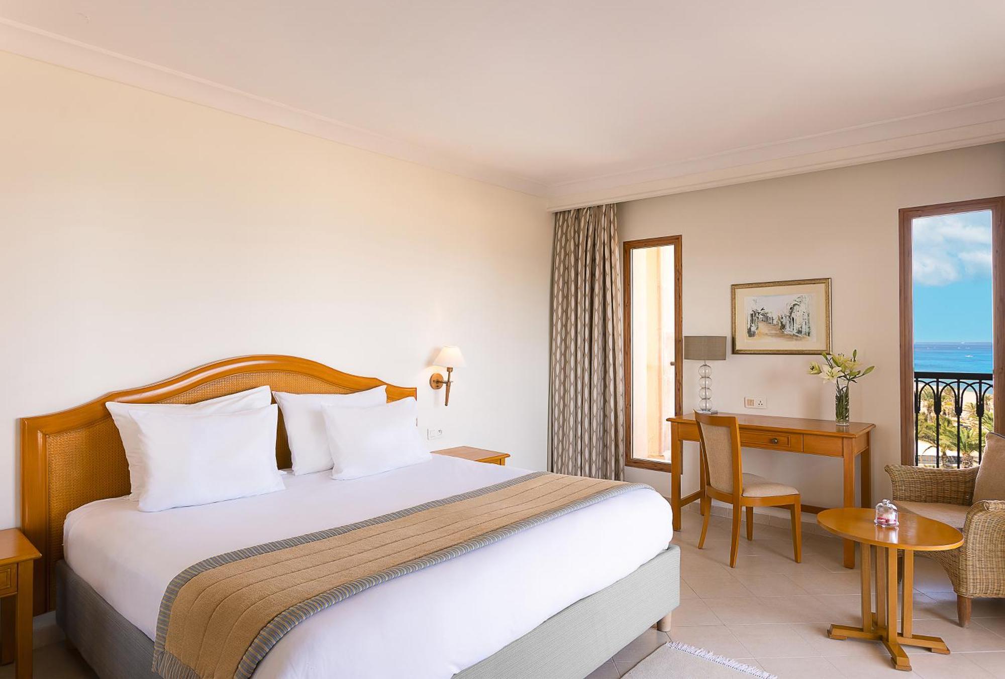 โมเวนพิครีสอร์ตแอนด์มารีนสปา ซูสส์ Hotel ซุส ภายนอก รูปภาพ A room at the hotel