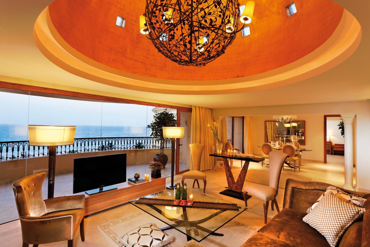 โมเวนพิครีสอร์ตแอนด์มารีนสปา ซูสส์ Hotel ซุส ภายนอก รูปภาพ A suite at the Atlantis Paradise Island